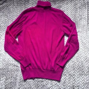 ⭐️⭐️⭐️L & F Made in Italy 100% Merino Wool sweater Fuchsia pink sweater L